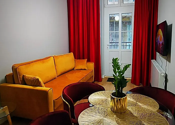 Hugo Star Apartments